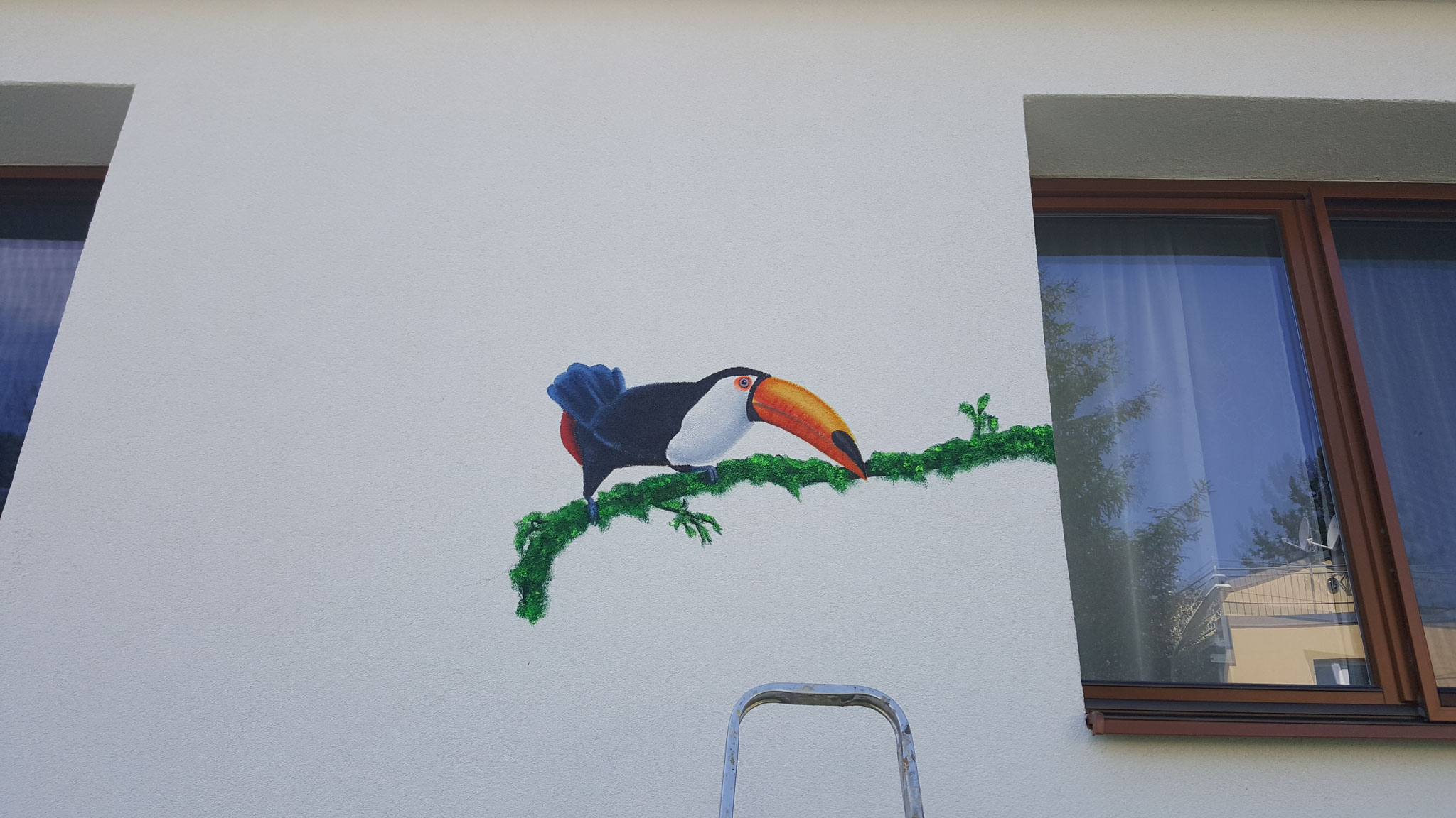 Casa de los Pajaros, Acrylic on facade, Private - 1230 Vienna